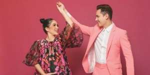 Bak Pasangan Drakor, Intip Gaya Foto Maternity Ussy-Andhika