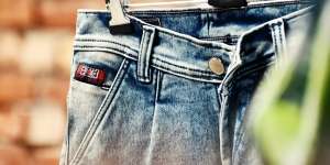 Perusahaan Swiss Bikin Denim Anti Corona, Klaim 99,99% Bunuh Covid-19