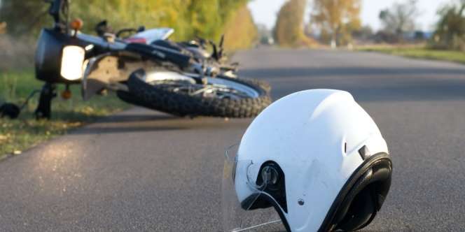 Video Detik-Detik Pemotor Selamat dari Serudukan Alat Berat Vs Mobil SUV