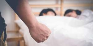 Istri Selingkuh Sampai Hamil, Bingung Sudah Minta Maaf Tapi Suami Tak Gubris