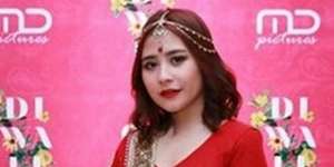 Gaya Seleb Cantik Indonesia Tampil Ala Bollywood, Cantik!