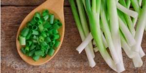 Manfaat Mengejutkan Daun Bawang Untuk Kesehatan yang Jarang Diketahui