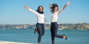 Lawan Gerah Berhijab Saat Kembali Terjun ke Aktivitas Padat ketika New Normal