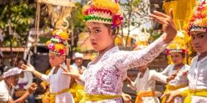 Mengenal Jenis Pola Lantai dalam Tari Tradisional