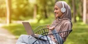 Indoor atau Outdoor, Melindungi Kulit dengan Sunscreen Itu Penting Lho!