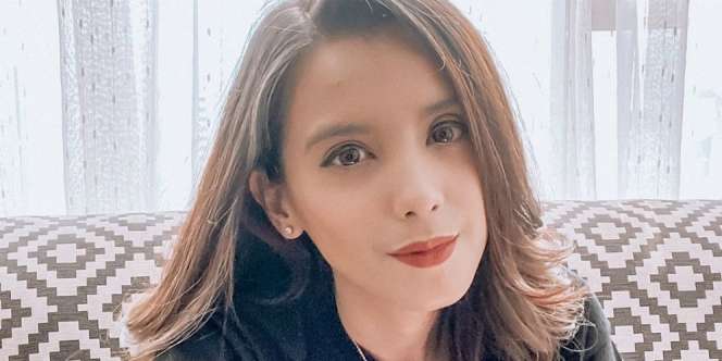 Potret Cantik Echa Oemry, Wanita Penggoda Ojak Tukang Ojek Pengkolan