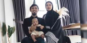 5 Potret Harmonis Keluarga Lindswell Kwok, Inspirasi Banget!