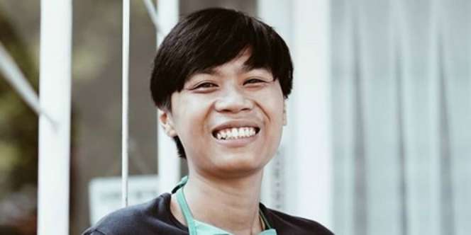 Pahitnya Masa Lalu Deden Tukang Ojek Pengkolan