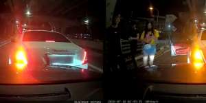 Seperti Disengaja, Mobil Mewah Ini Ngerem Mendadak Biar Ditabrak