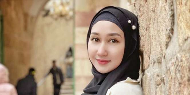 Pamer Baby Bump, Intip Pesona Dian Pelangi yang Sedang Hamil