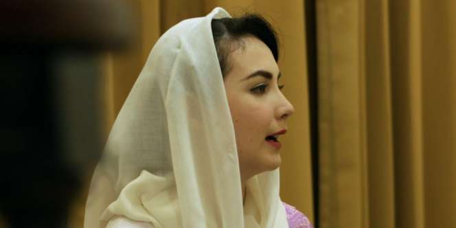 Tanpa Hijab, Tengok Pesona Arumi Bachsin Berkebaya