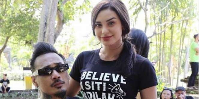 Posting Foto Jerinx Berpeci dan Pegang Alquran, Nora Beber Agama Suaminya