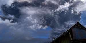 Gunung Sinabung Kembali Erupsi, Warga Diminta Waspada