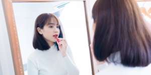 Tips Memilih Warna Lipstik Pink Berdasarkan Undertone Kulit