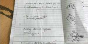 Tak Ada Printer, Orangtua Murid Gambar Tugas Pakai Tangan