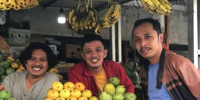 Tak Syuting Tukang Ojek Pengkolan, Begini Potret Tisna Jadi Tukang Buah