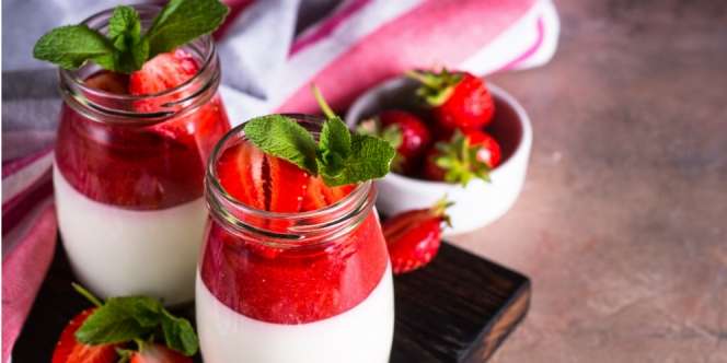 Resep Puding Stroberi Merah Putih Bikin Semangat Saat 17 Agustus