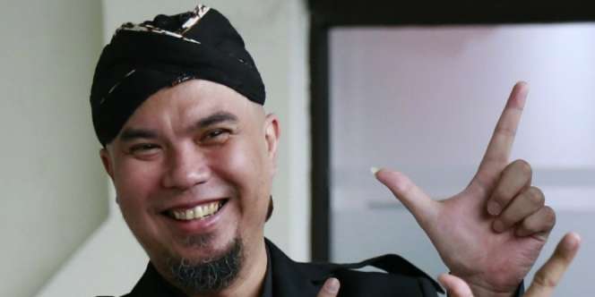 Ahmad Dhani Unggah Foto Bareng Kembaran, Editan Tingkat Dewa