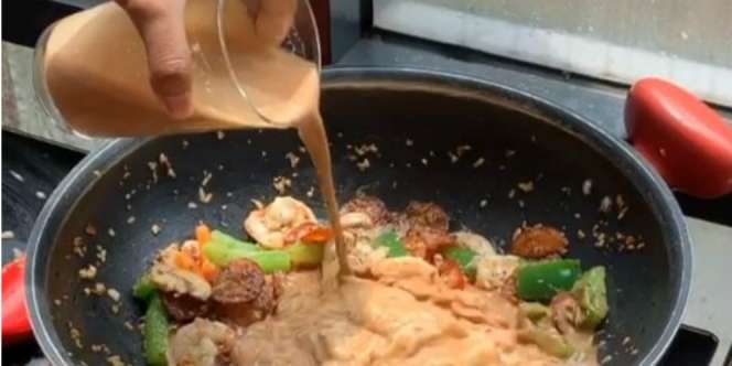 Bikin Geger, Video Masak Carbonara Pakai Teh Tarik