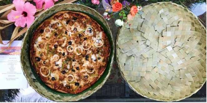 Uniknya Kotak Pizza dari Anyaman Daun Pandan