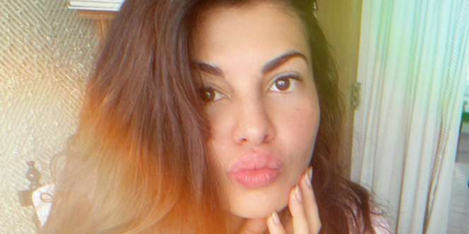 Pesona Jacqueline Fernandez, Artis Cantik yang Adopsi 2 Desa