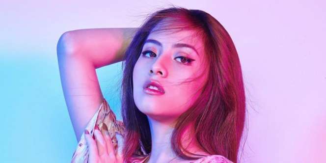  Beredar Video Diduga Adhisty Zara Bagian Dada Diremas Pacar 