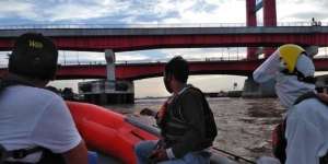 Sepasang Kekasih Nekat Bunuh Diri Lompat ke Sungai Musi