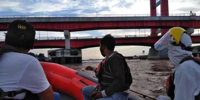 Sepasang Kekasih Nekat Bunuh Diri Lompat ke Sungai Musi