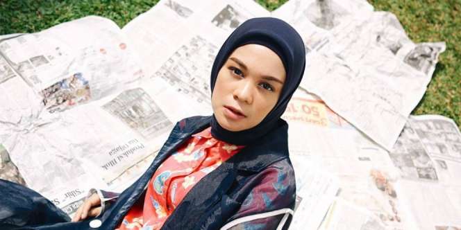 Potret Kece Tantri Namirah Pemotretan di Rumah, Tetap Nyentrik!