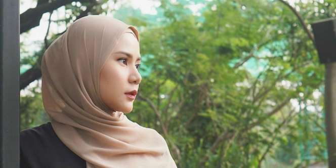 Curhat Cynthia Ramlan Pertama Kali Gunakan Pashmina
