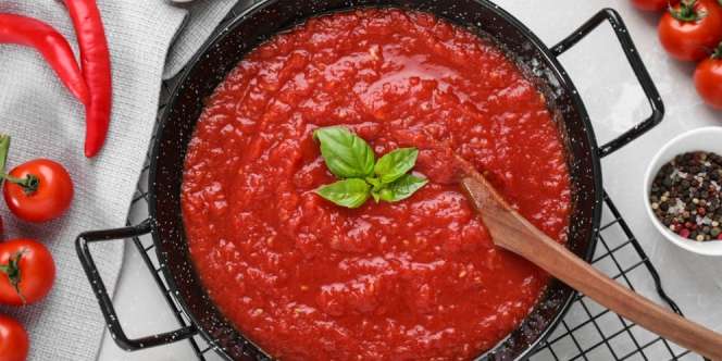 Bikin Saus dari Tomat Asli Yuk, Rasanya Lebih Kaya