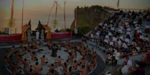 Menyaksikan Wajah Baru Atraksi Tari Kecak Pura Uluwatu