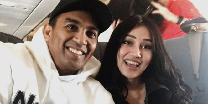 Kunjungi Makam Glenn Fredly, Gaya Mutia Ayu Disorot