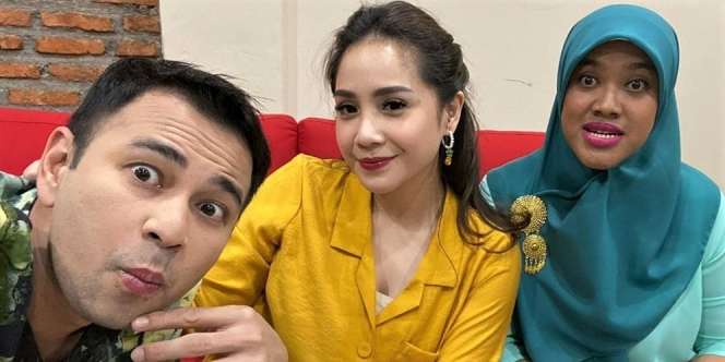 Sukses dalam Film ‘Tilik’, Ini 5 Momen Bu Tejo Ajak Raffi Ahmad Naik Truk