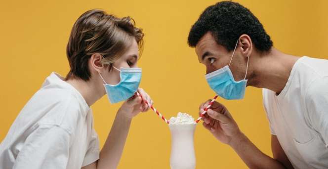 Diklaim Penangkal Corona, Wanita Rajin Minum Smoothie Sperma