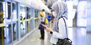Cantik Cara Baru di Era New Normal, Yuk Jaga Kesegaran Rambut di Balik Hijab!
