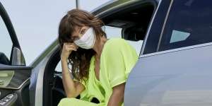 Kampanye Pengunaan Masker, Mercedes-Benz Gandeng Supermodel Dunia