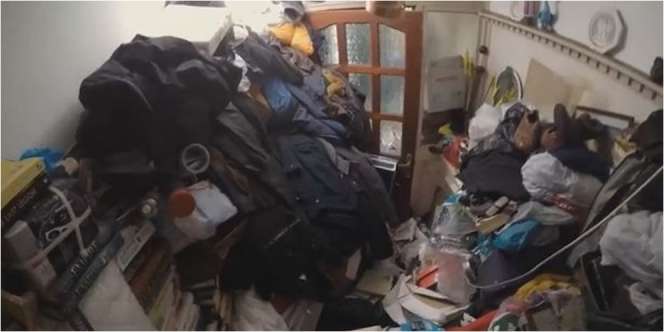Mengintip Rumah Paling Jorok, Begitu Masuk Langsung Pingsan