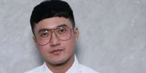 Kesedihan Orangtua di Pusara Barli Asmara 