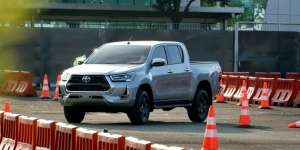 Penampakan Facelift New Hilux, Wajah Lebih Garang tapi Stylish