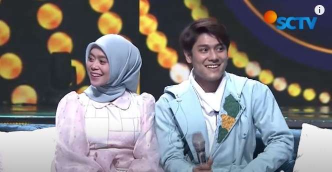 Di Depan Rizky Billar, Lesty Beri Kode Minta Nikah
