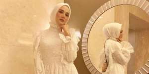 Tanpa Hijab Syar'i, Tengok Gaya Mulan Jameela di Atas Panggung