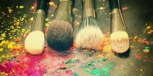 Tips Membersihkan Kuas Makeup Agar Lebih Tahan Lama