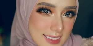 Penampilan Baru Fairuz A Rafiq Bikin Melongo, Mirip Barbie