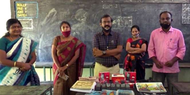 Guru-Guru Kumpulkan Gaji, Belikan Murid HP untuk Sekolah Online