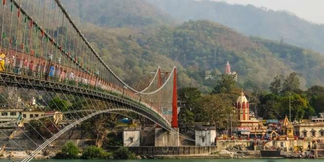 Nekat Rekam Video Tak Senonoh di Jembatan Suci, Turis Wanita Diciduk