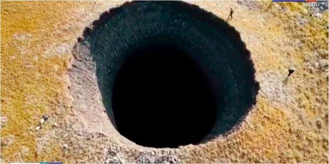 Lubang Raksasa Kembali Muncul Secara Misterius di Sekitar Kutub Utara