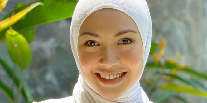 Jadi Ibu 5 Anak, Cantiknya Ratna Galih dengan Tubuh Langsing