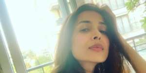 Tips Mengatasi Jerawat dengan 3 Bahan Alami ala Malaika Arora