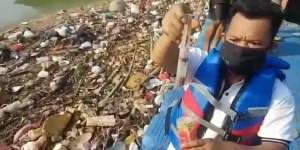 Sungai Cisadane Kota Tangerang Tercemar Sampah Medis